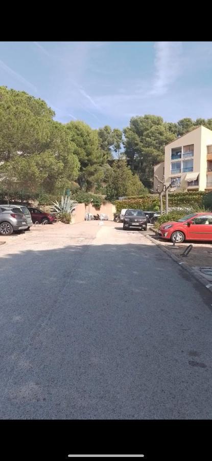A La Semaine Ou Au Jour / Location Studio Meuble 30M² 拉西约塔 外观 照片